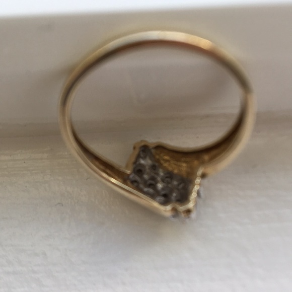 Solid 10k Diamond ring - Picture 6 of 6